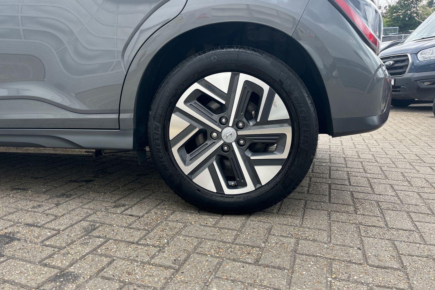 Hyundai KONA Photo 7
