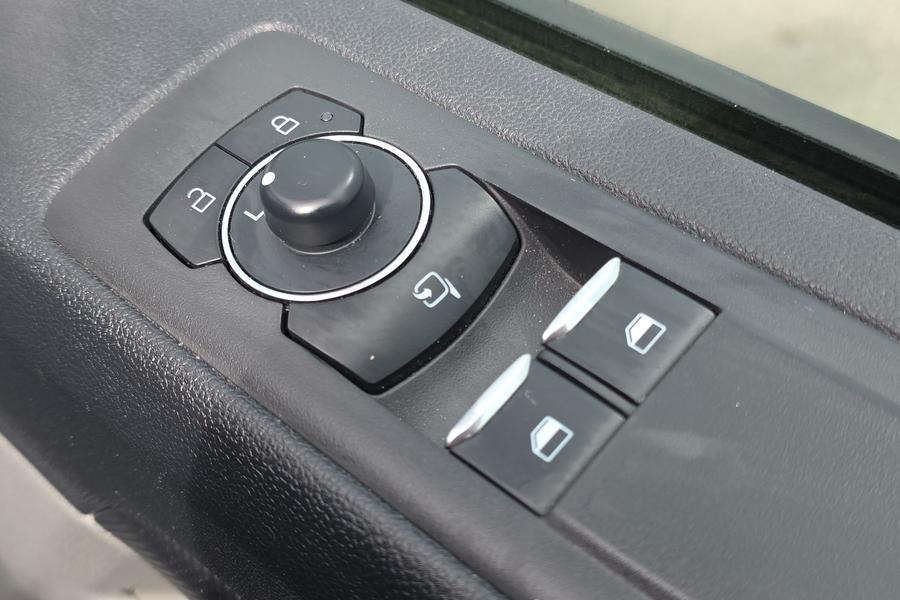 Ford TRANSIT CUSTOM Photo autoimg-2b3bed7f2a4196c1beaca341cd885d6b9fee2343.jpg