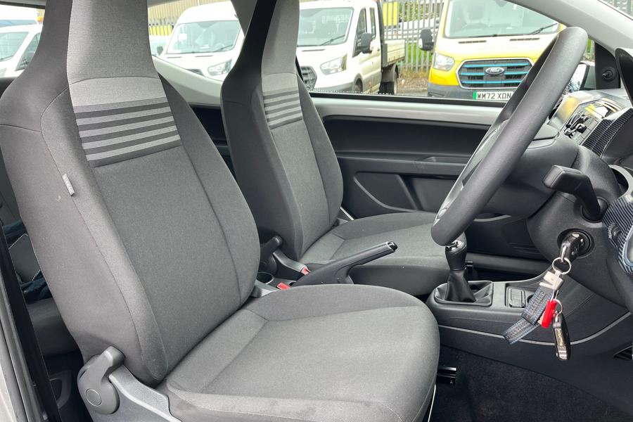 Volkswagen UP Photo autoimg-2b3f1c2c24107d91fa1734997e1b57b91b95f1c8.jpg
