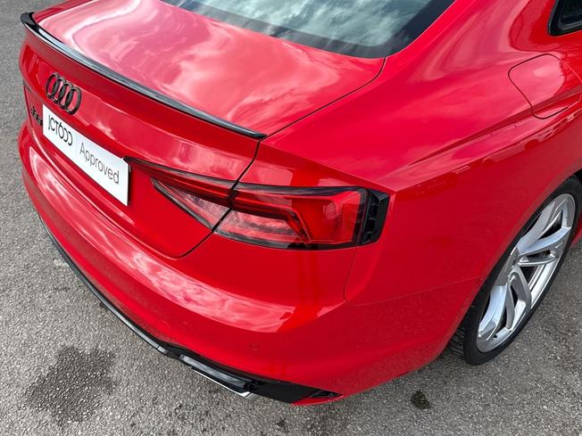 AUDI RS5 Photo 23