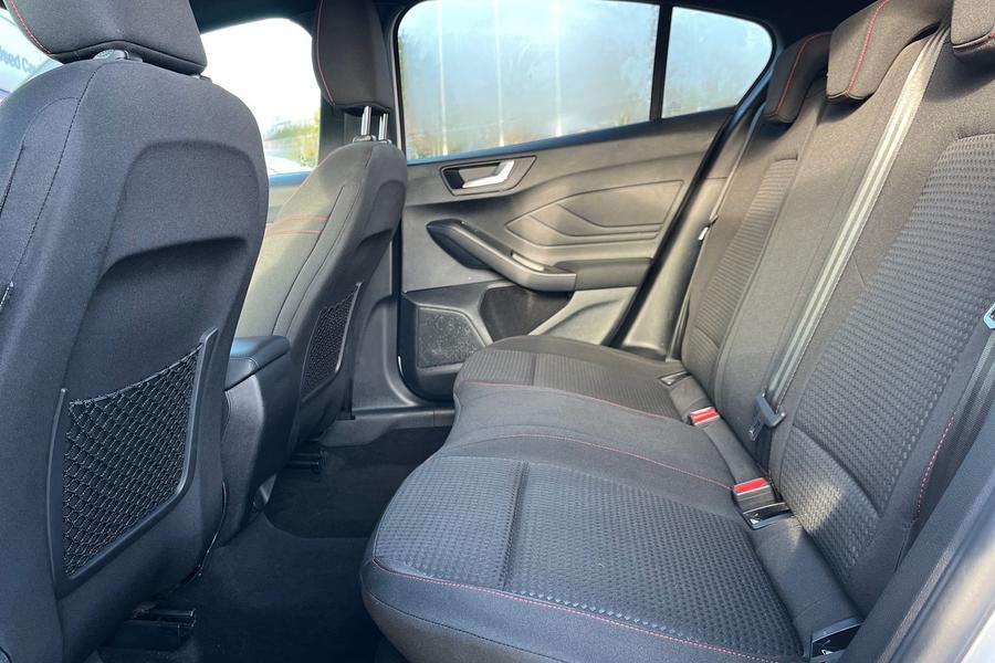 Ford Focus Photo autoimg-2b456d8e4e4d5ccc865f899f94c4319276e2b28e.jpg