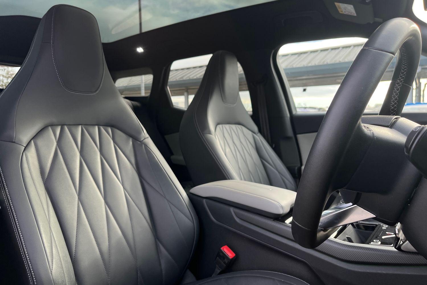 Ford Explorer Photo 16