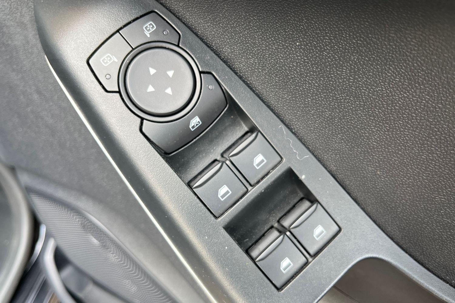 Ford FIESTA Photo 15