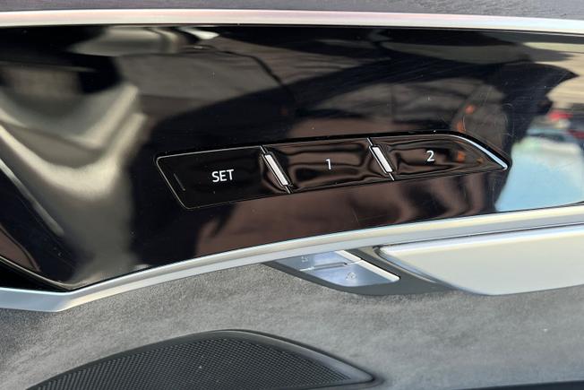 Audi A8 Photo 51