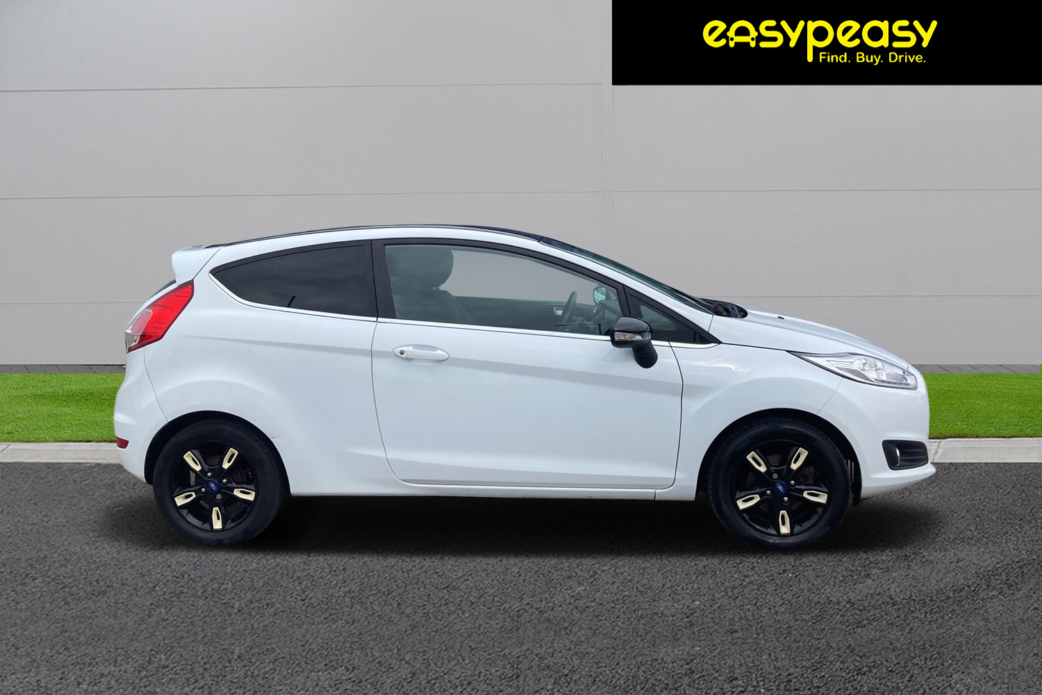 Ford FIESTA Photo 2