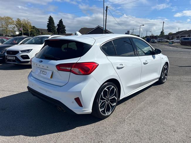 Ford Focus Photo 24