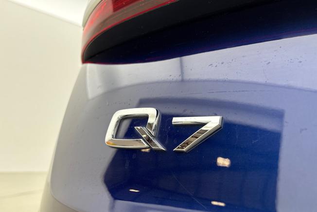 AUDI Q7 Photo 21