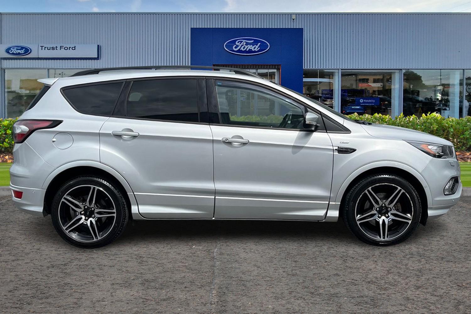 Ford KUGA Photo 2