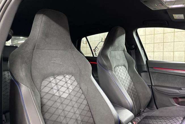 VOLKSWAGEN Golf Photo 31
