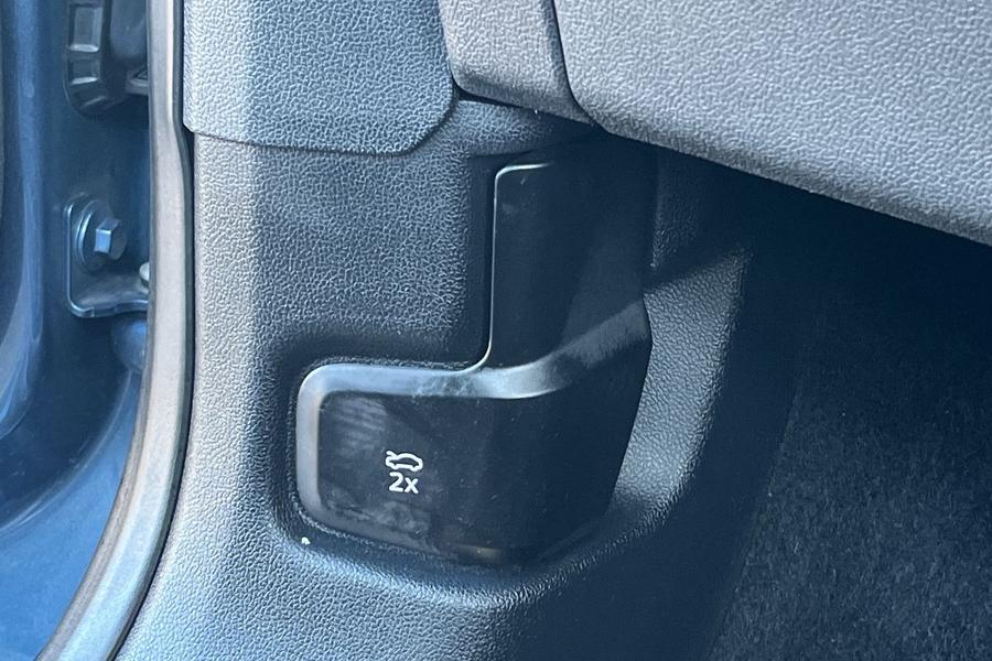 Ford Kuga Photo autoimg-2b5ec07ac9561879aa52498a67c93e259c5254d4.jpg
