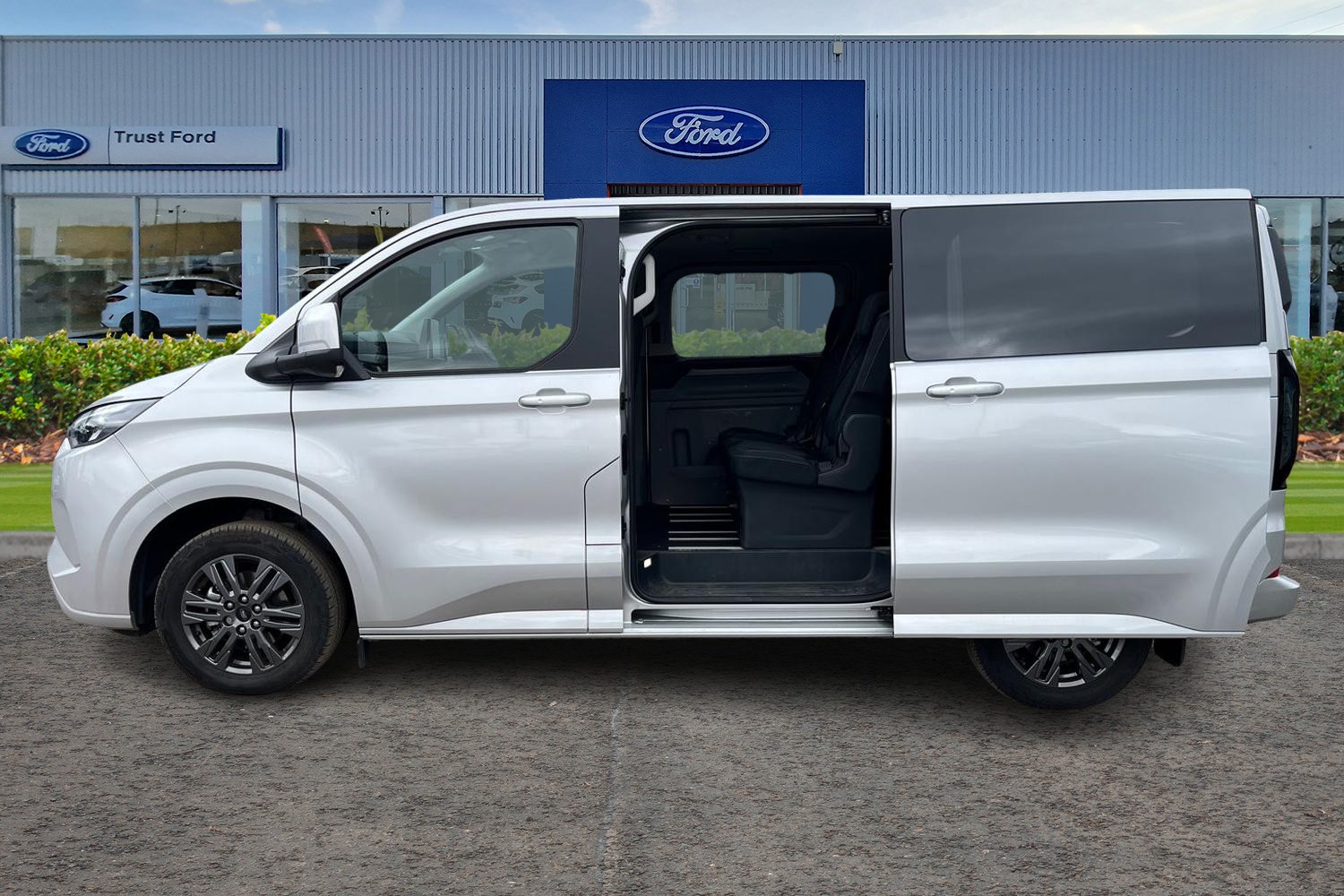 Ford TOURNEO CUSTOM Photo 4