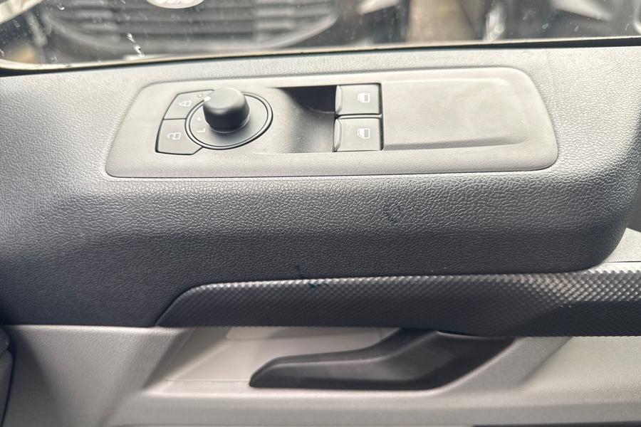 Ford E-TRANSIT CUSTOM Photo autoimg-2b68729801ef86b27d433ed8c956597f30101f0e.jpg