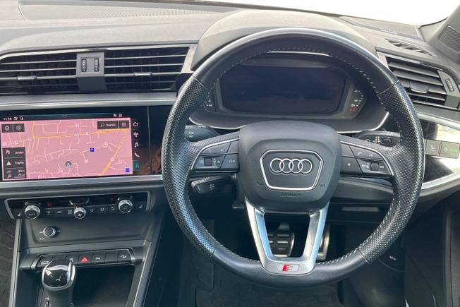 AUDI Q3 Photo 11