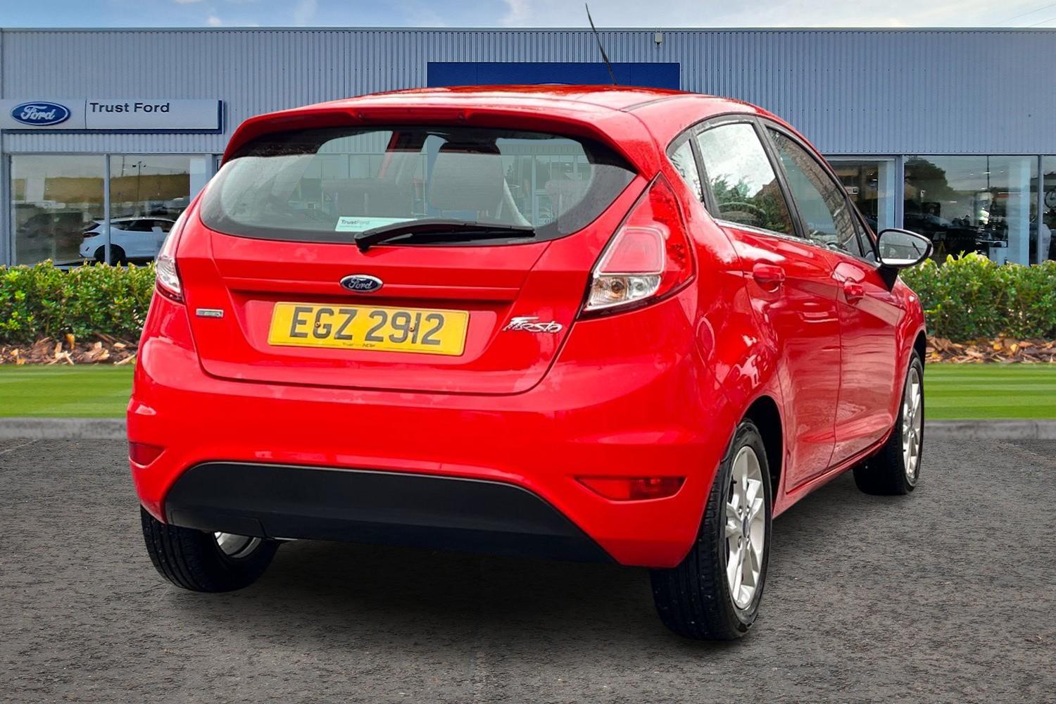 Ford FIESTA Photo 3