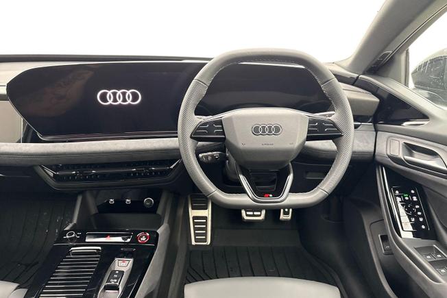 AUDI S6 E-Tron Avant Photo 11