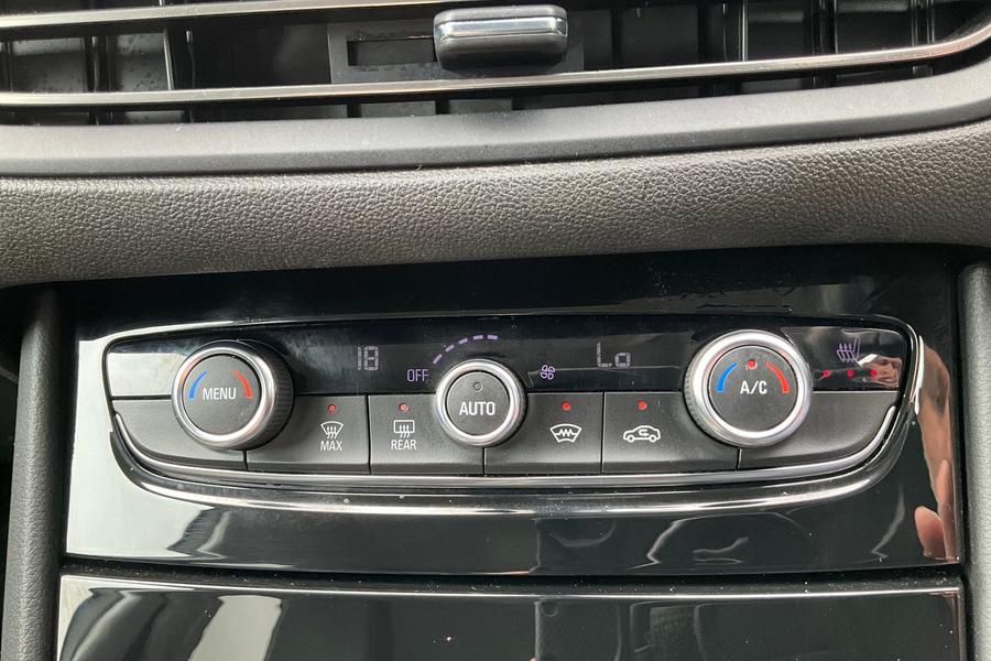 Vauxhall GRANDLAND Photo autoimg-2b77154d7d9e53db4438a85b1458678a66b60b45.jpg