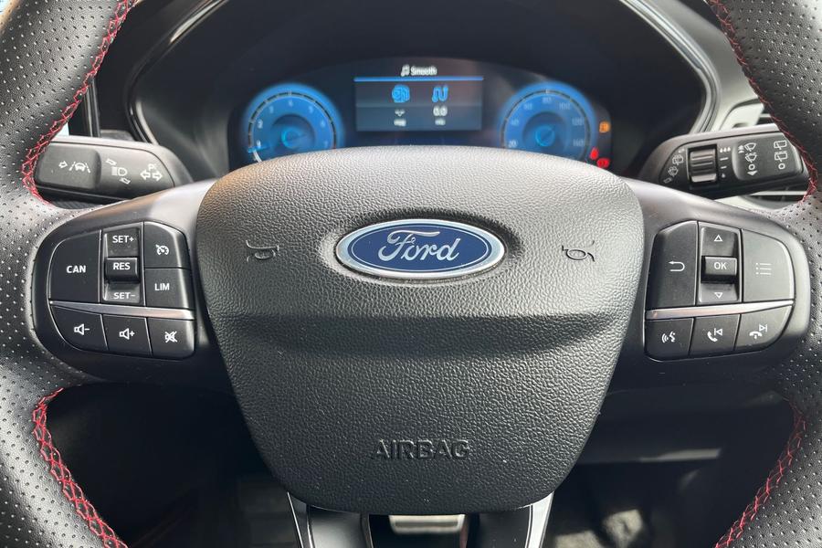 Ford FOCUS Photo autoimg-2b84ff8fd80999331042867143561d0e9182f3e3.jpg
