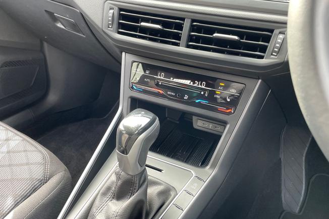 VOLKSWAGEN Polo Photo 25