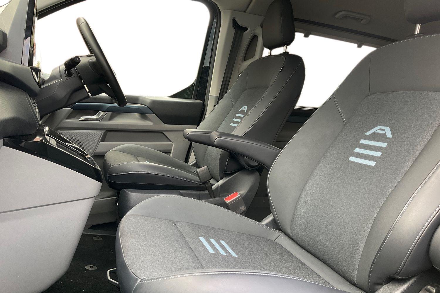 Ford Tourneo Custom Photo 9
