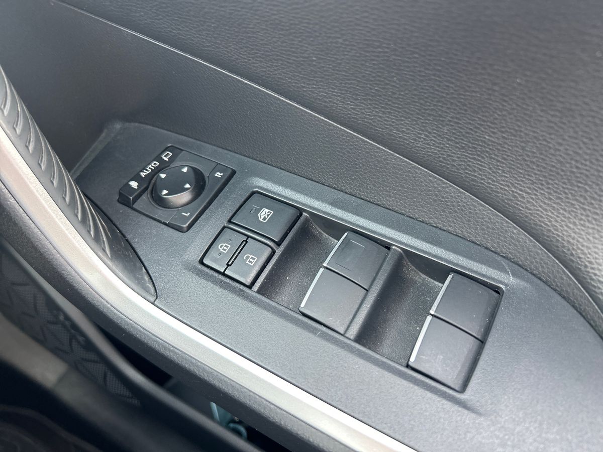 Toyota RAV4 Photo 25