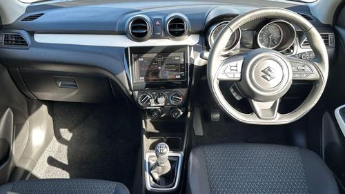 Suzuki SWIFT Photo autoimg-2b90d8acfe1e3d48a0c556fe79a7089917ea1a39.jpg