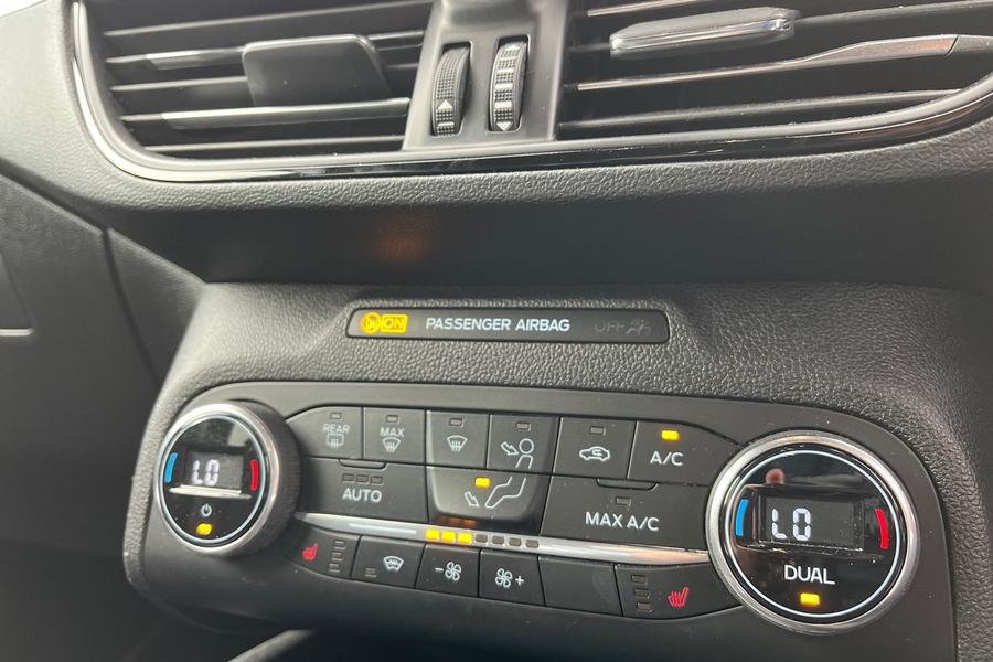 Ford FOCUS Photo autoimg-2b939690086513955844d7e9c0f76e975cd8a359.jpg