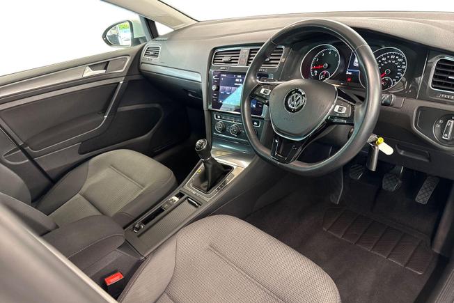 VOLKSWAGEN Golf Photo 6