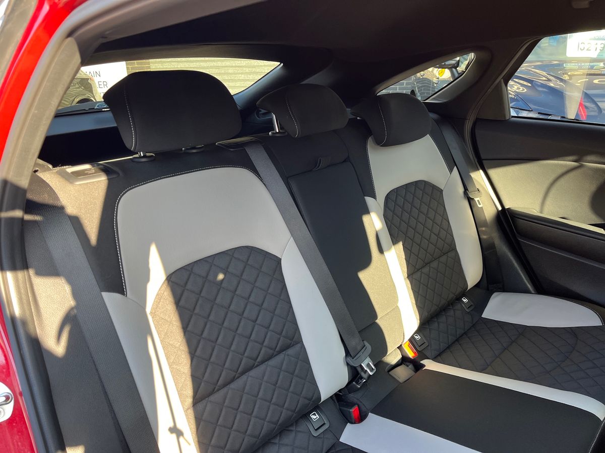 Kia ProCeed Photo 27