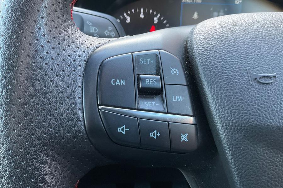 Ford FOCUS Photo autoimg-2b9da1eab1bda3207de6cfd4f1d0cb634247e50f.jpg