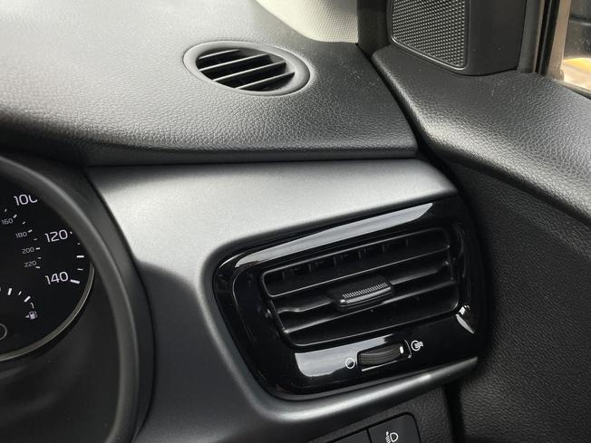 KIA Rio Photo 34