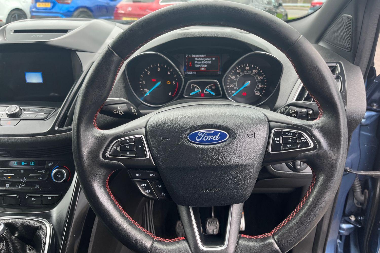 Ford KUGA Photo 11