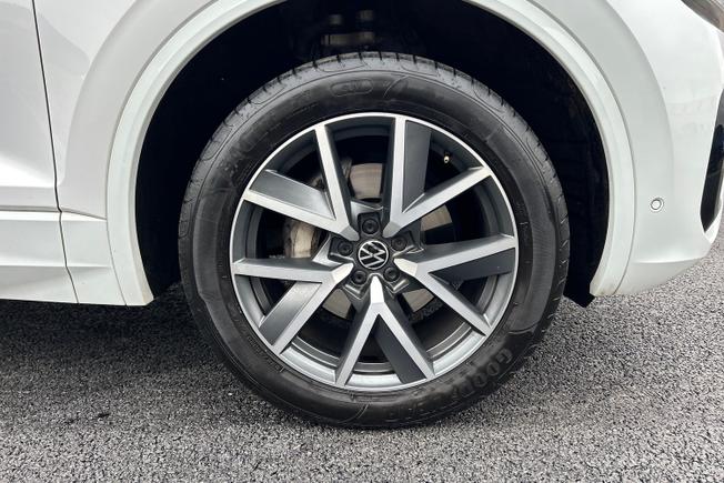 VOLKSWAGEN Touareg Photo 5