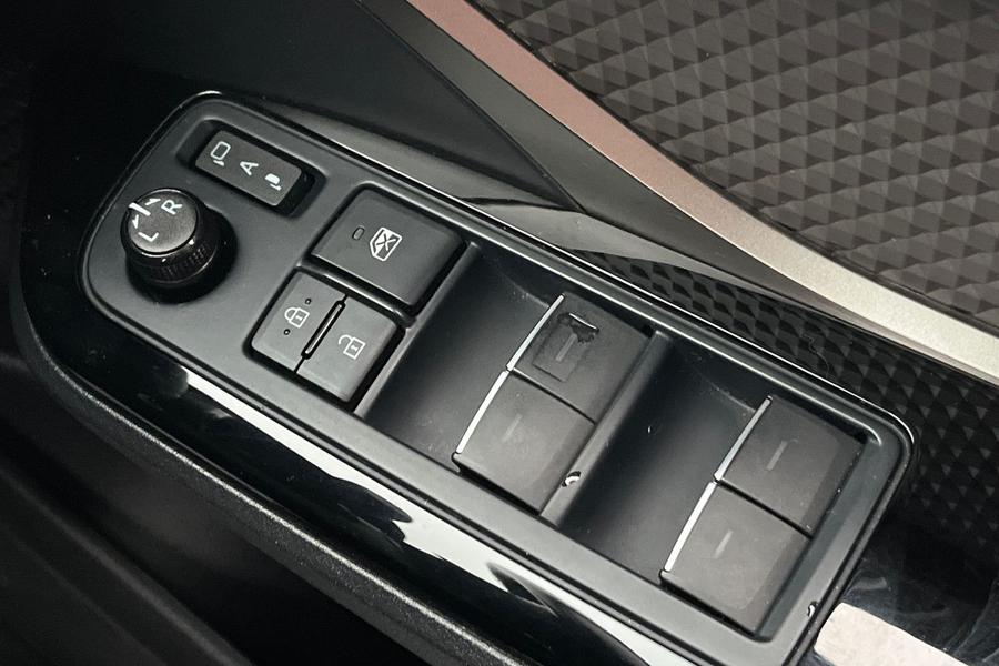 Toyota C-HR Photo autoimg-2baa8e62accde0d0d581811dfd73042cbb83ec22.jpg