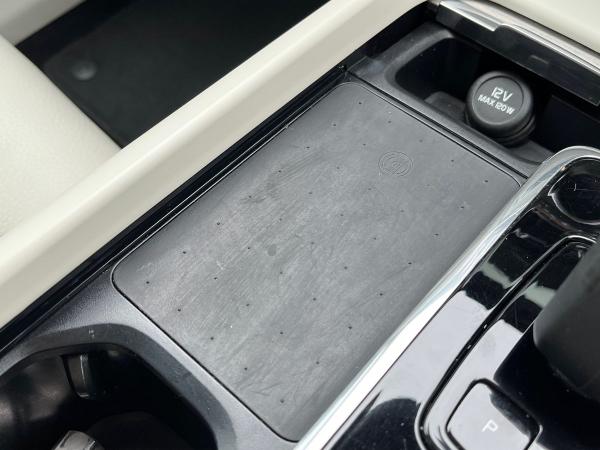 Volvo XC60 Photo autoimg-2bab2137786d9e5e60d8320d3c3da15263e23123.jpg