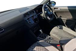 VOLKSWAGEN Tiguan Photo 2
