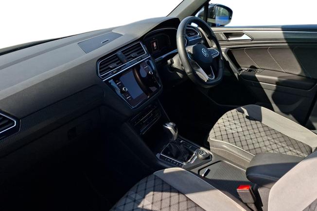 VOLKSWAGEN Tiguan Photo 2