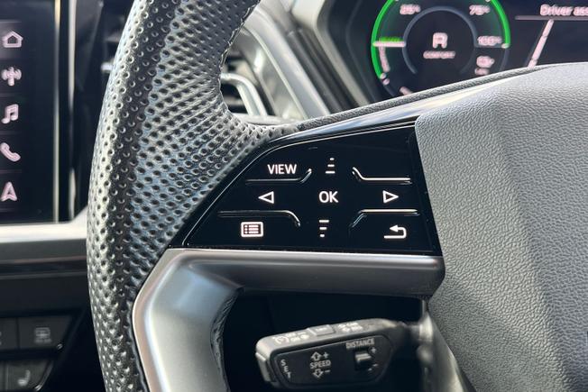 AUDI Q4 e-tron Photo 16
