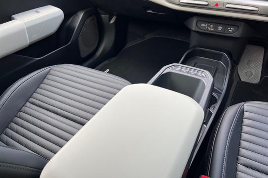 Kia EV4 Photo autoimg-2bac654de87d9ddbf40e14c053ccaedb3258a439.jpg