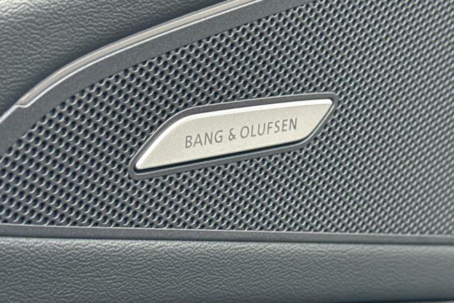 AUDI  Q6 Photo 22