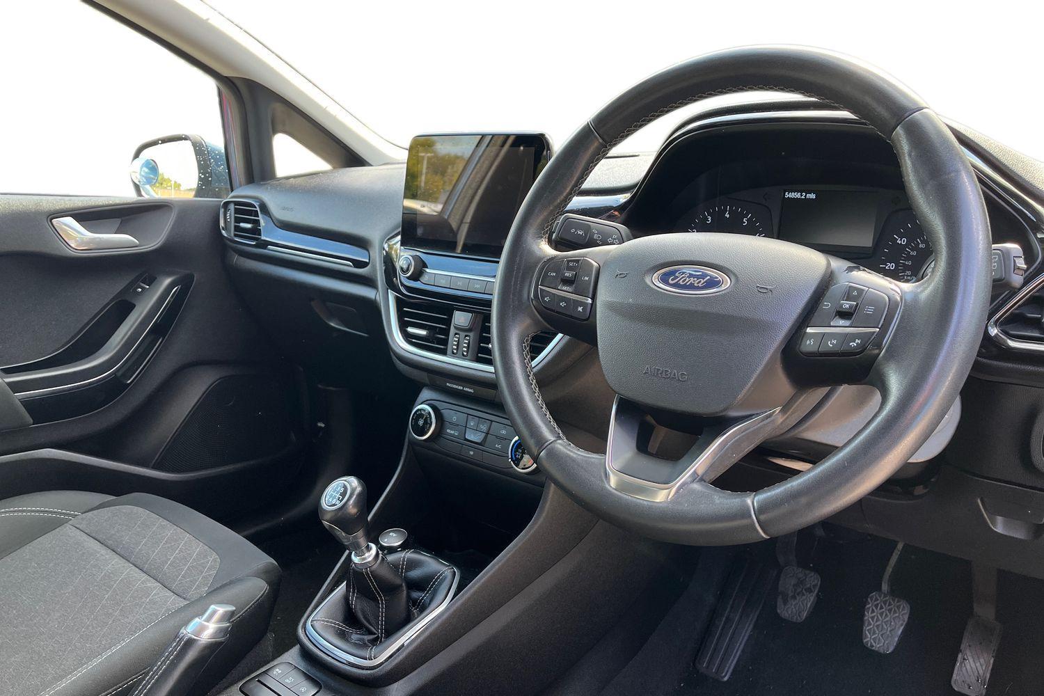 Ford FIESTA Photo 8