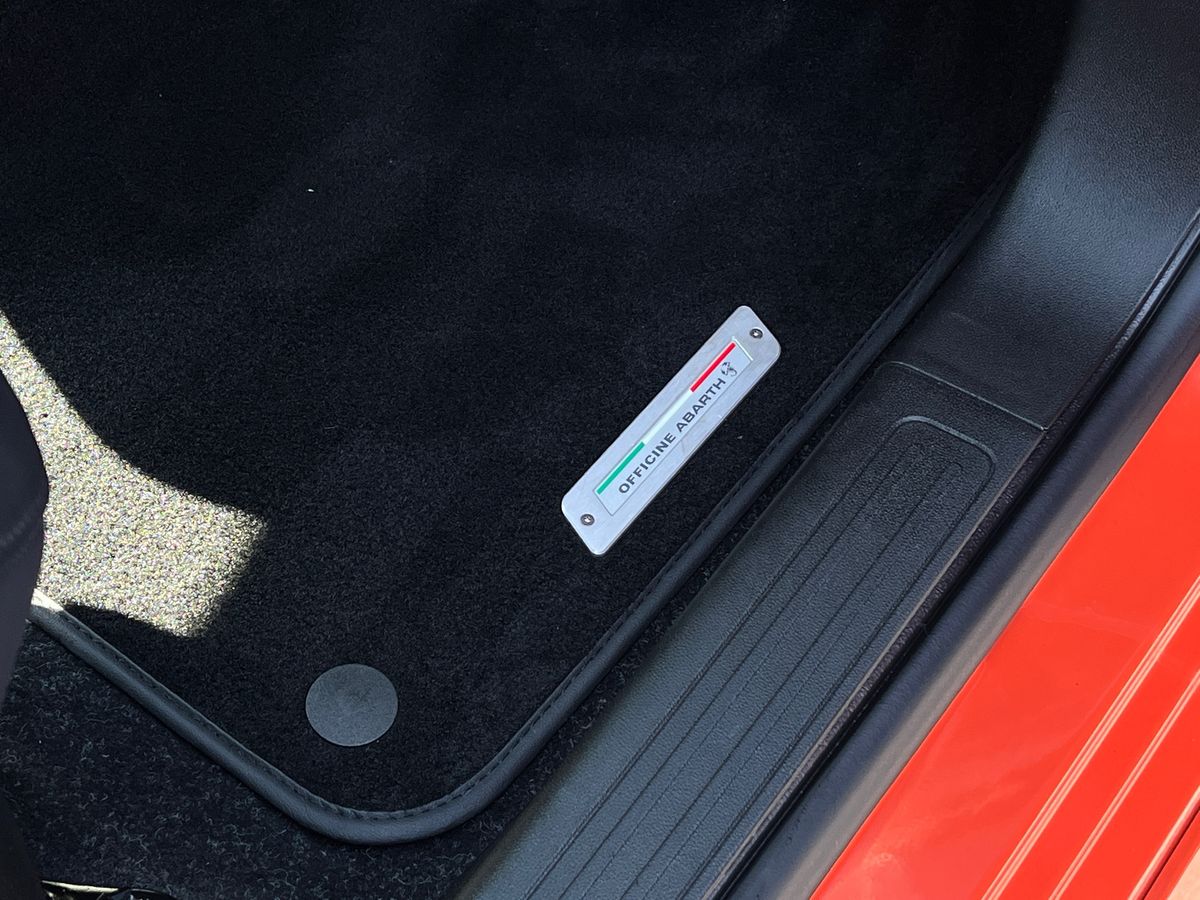 Abarth 695 Photo 33
