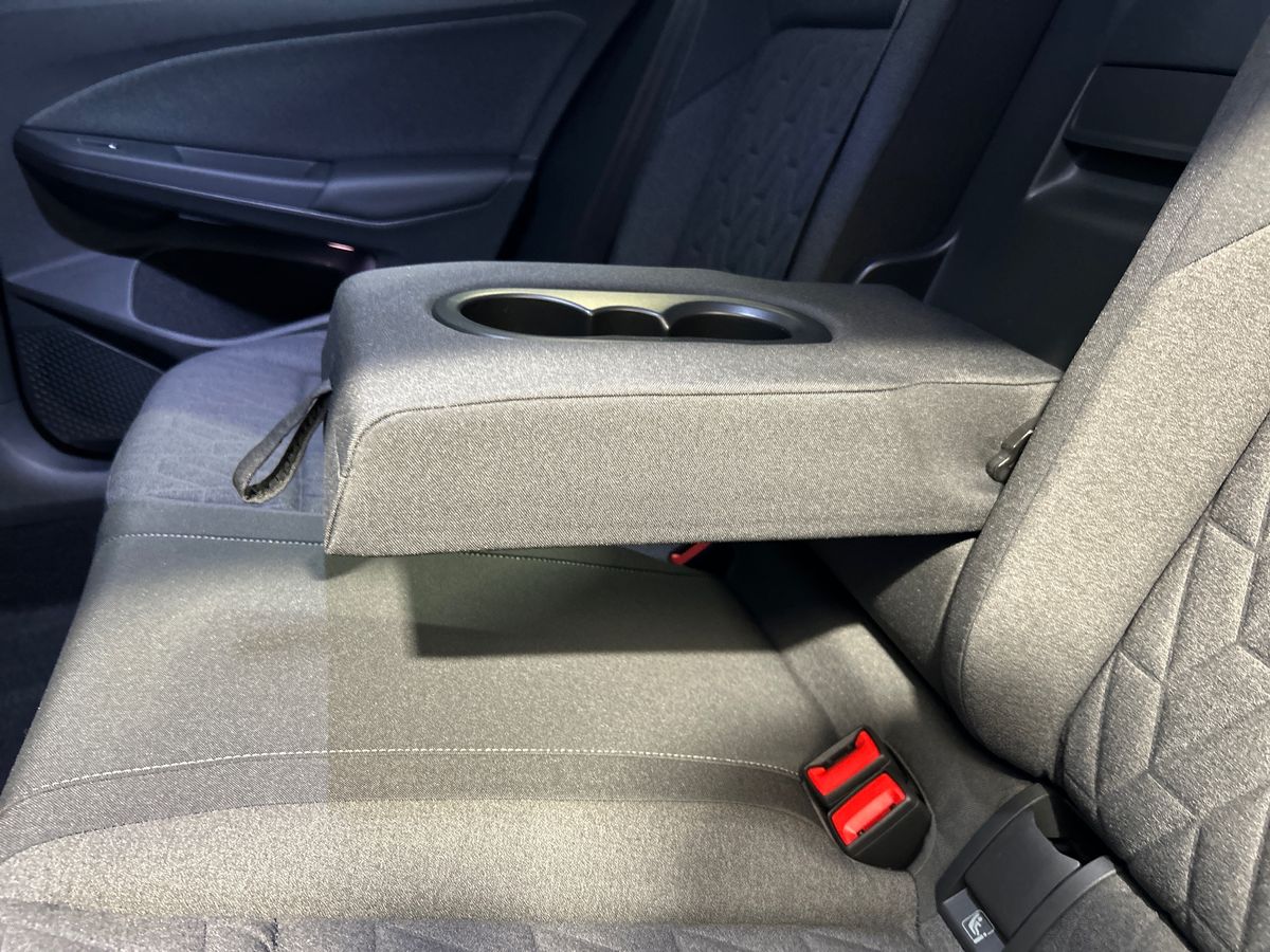 Volkswagen Golf Photo autoimg-2bb0028b3493875ddb27b9c538bba334b74c7107.jpg