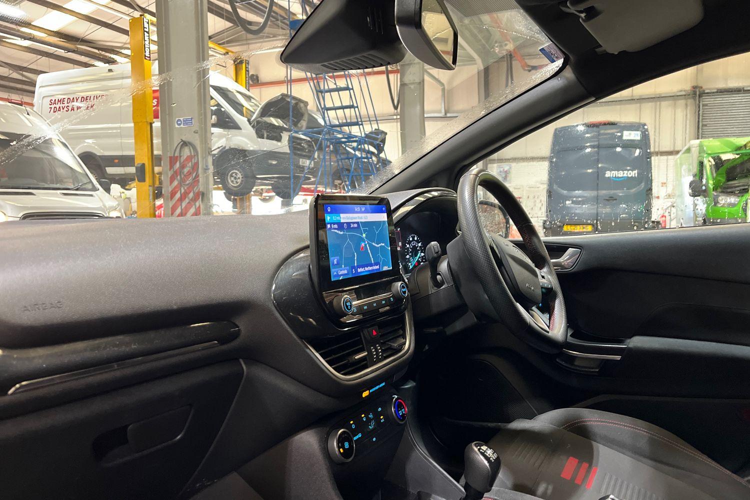 Ford FIESTA Photo 17