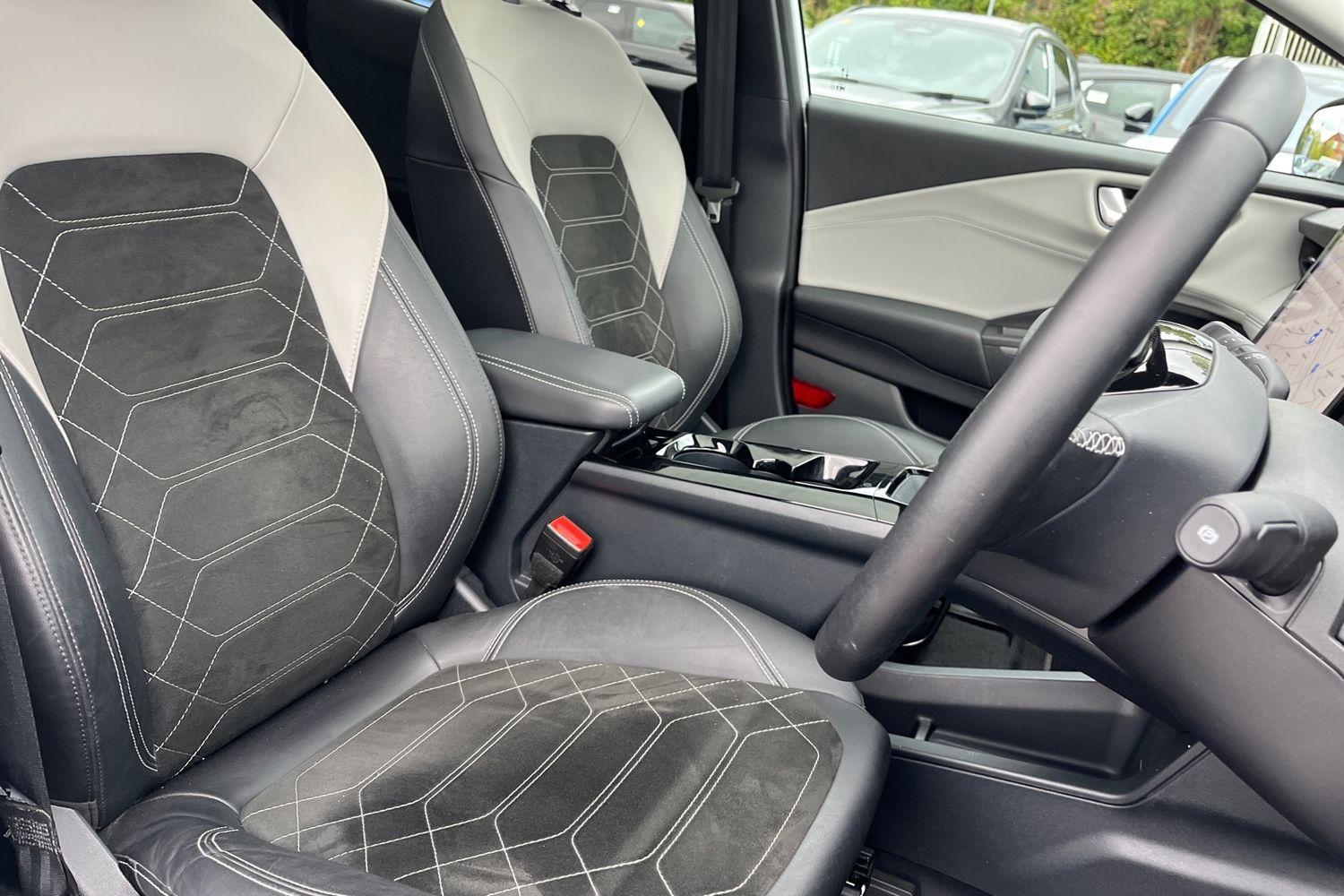 Ford Puma Gen-E Photo 16