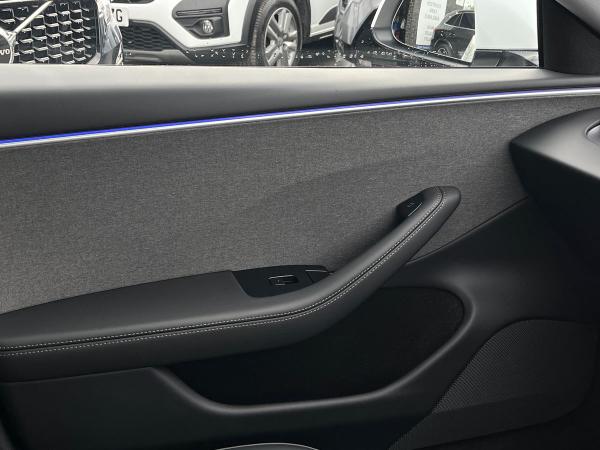 TESLA Model 3 Photo autoimg-2bbd8a4baa5fa14eb81ba51caafa336b4e1a31c1.jpg