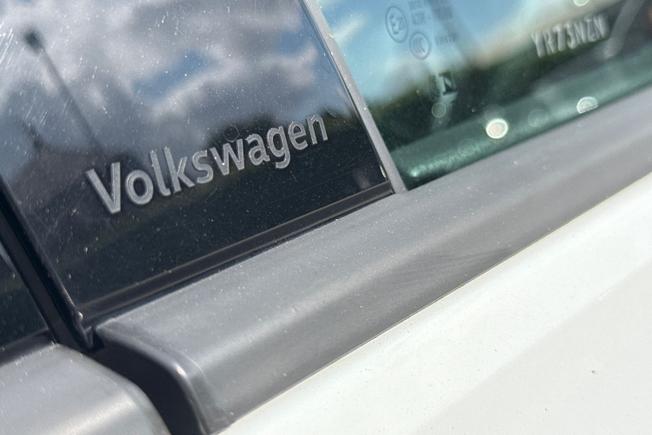 Volkswagen Golf Photo 23