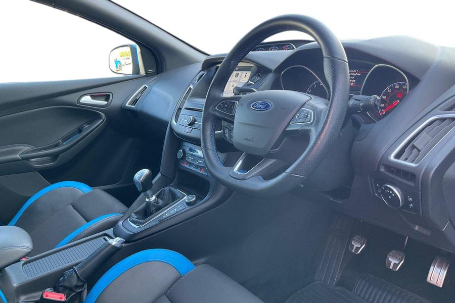 Ford Focus Photo autoimg-2bc23880174094f04f65cb5a97b7ad5e5b85f396.jpg