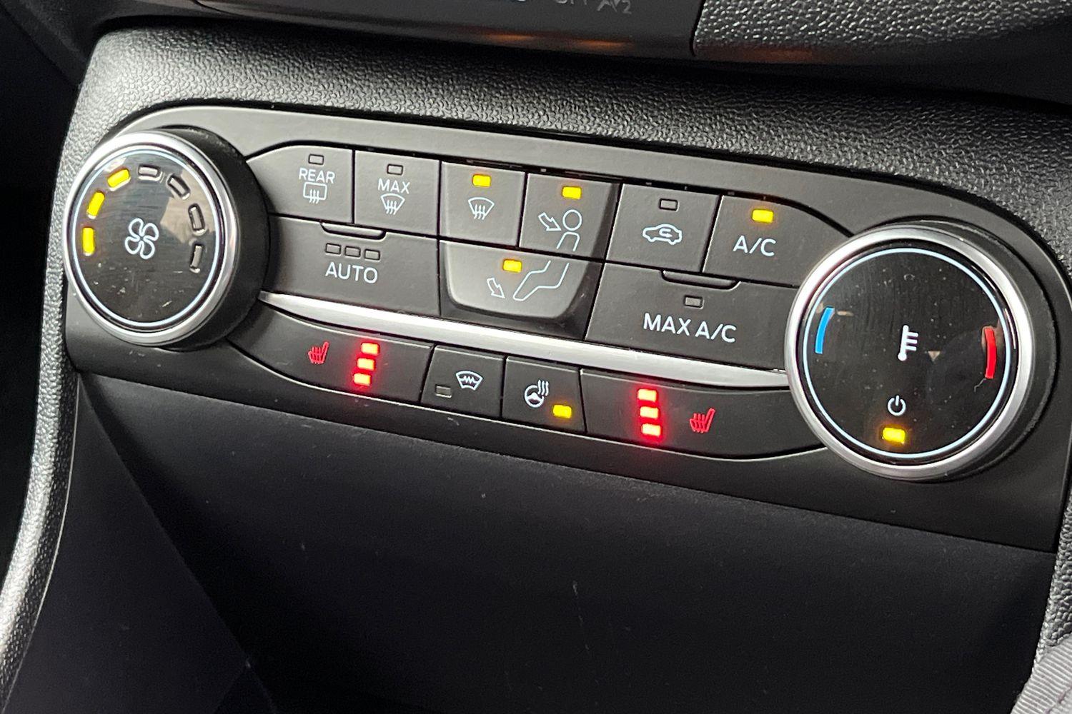 Ford FIESTA Photo 29