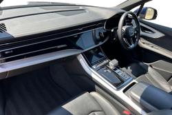 AUDI Q7 Photo 2