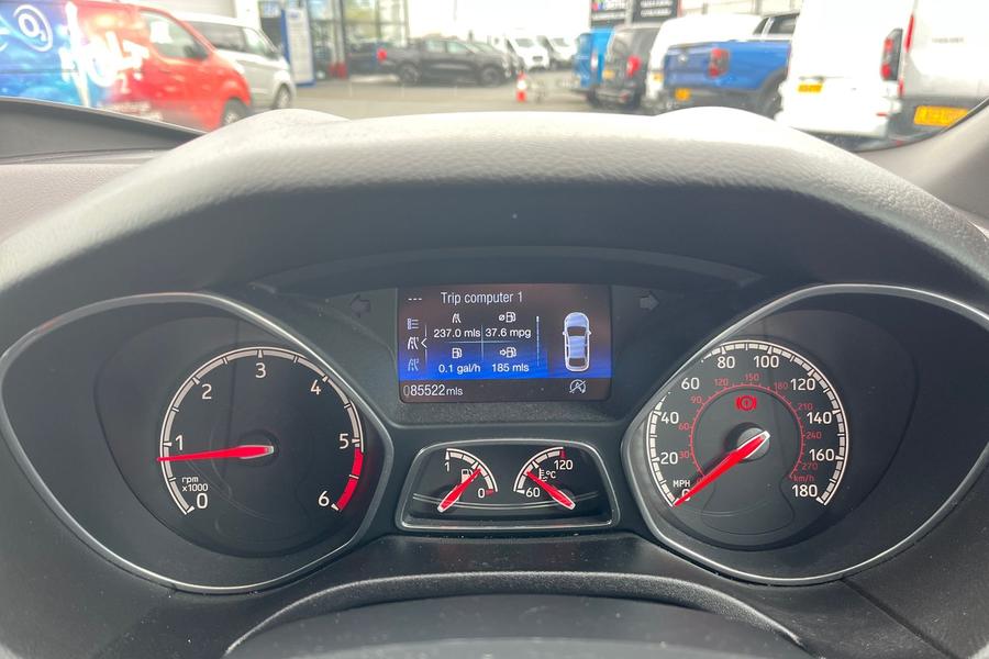 Ford FOCUS Photo autoimg-2bcad3055c7652648131f30d5e8c5ce6dcc75eaf.jpg